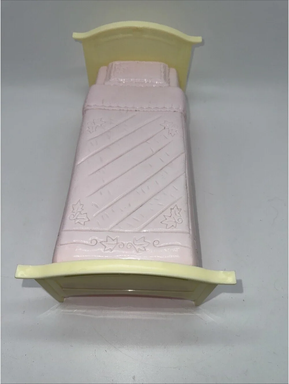 Vintage Barbie Bed Susy Goose?